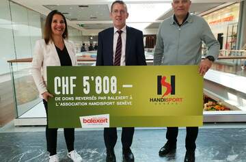 Remise d'un chèque de 5'808.-- de Balexert Remise d'un chèque de 5'808.-- de Balexert